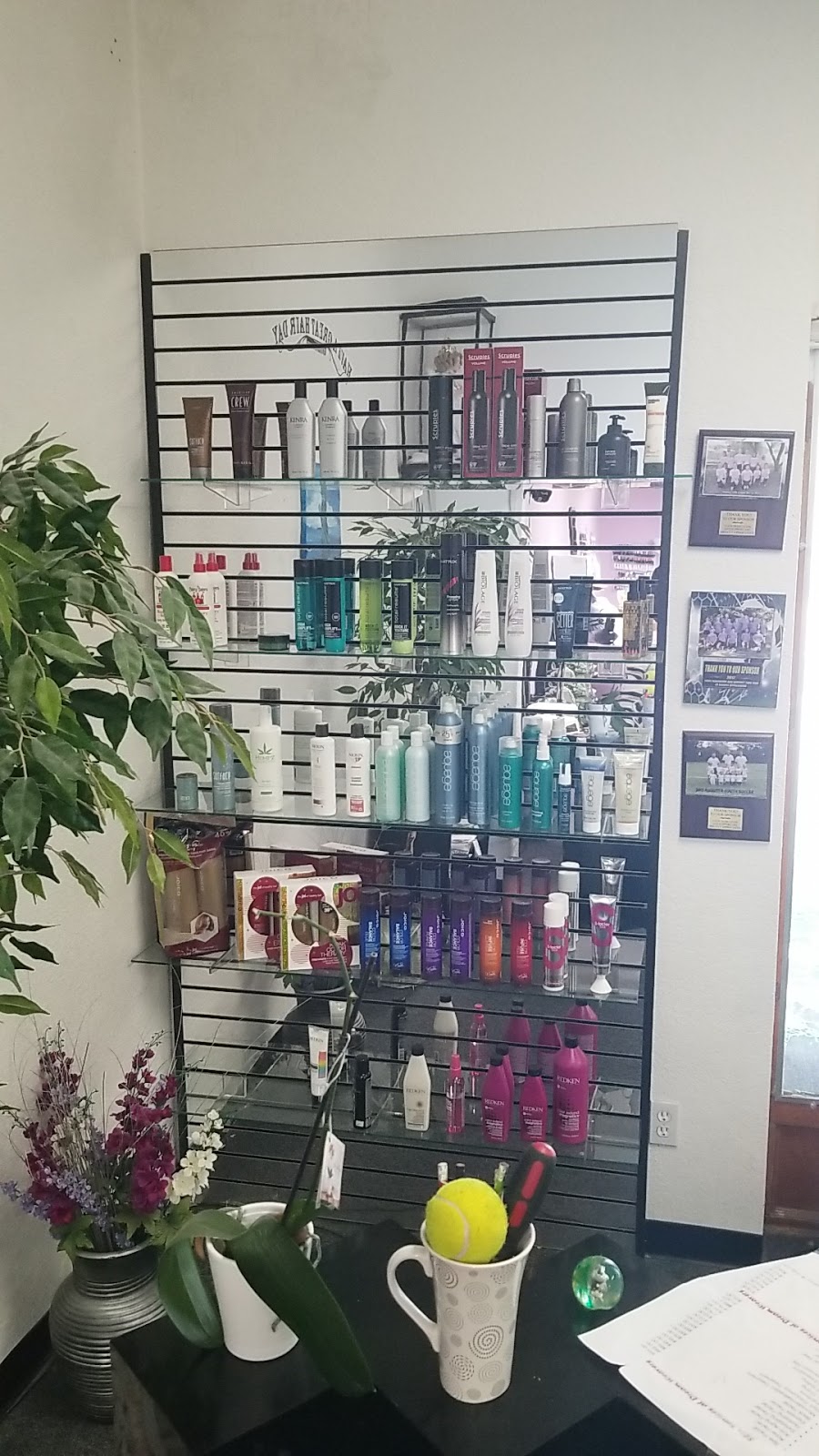 Traceys Dream Weavers Salon and Spa | 431 State St, Augusta, KS 67010, USA | Phone: (316) 775-3050