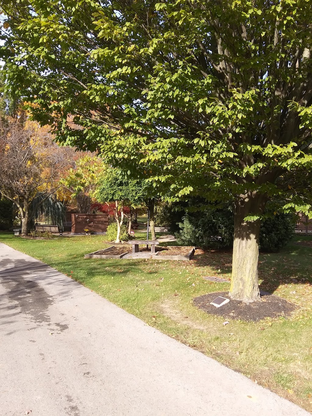 Niagara Lakeshore Cemetery | 1483 Lakeshore Rd, Niagara-on-the-Lake, ON L0S 1J0, Canada | Phone: (905) 468-2747