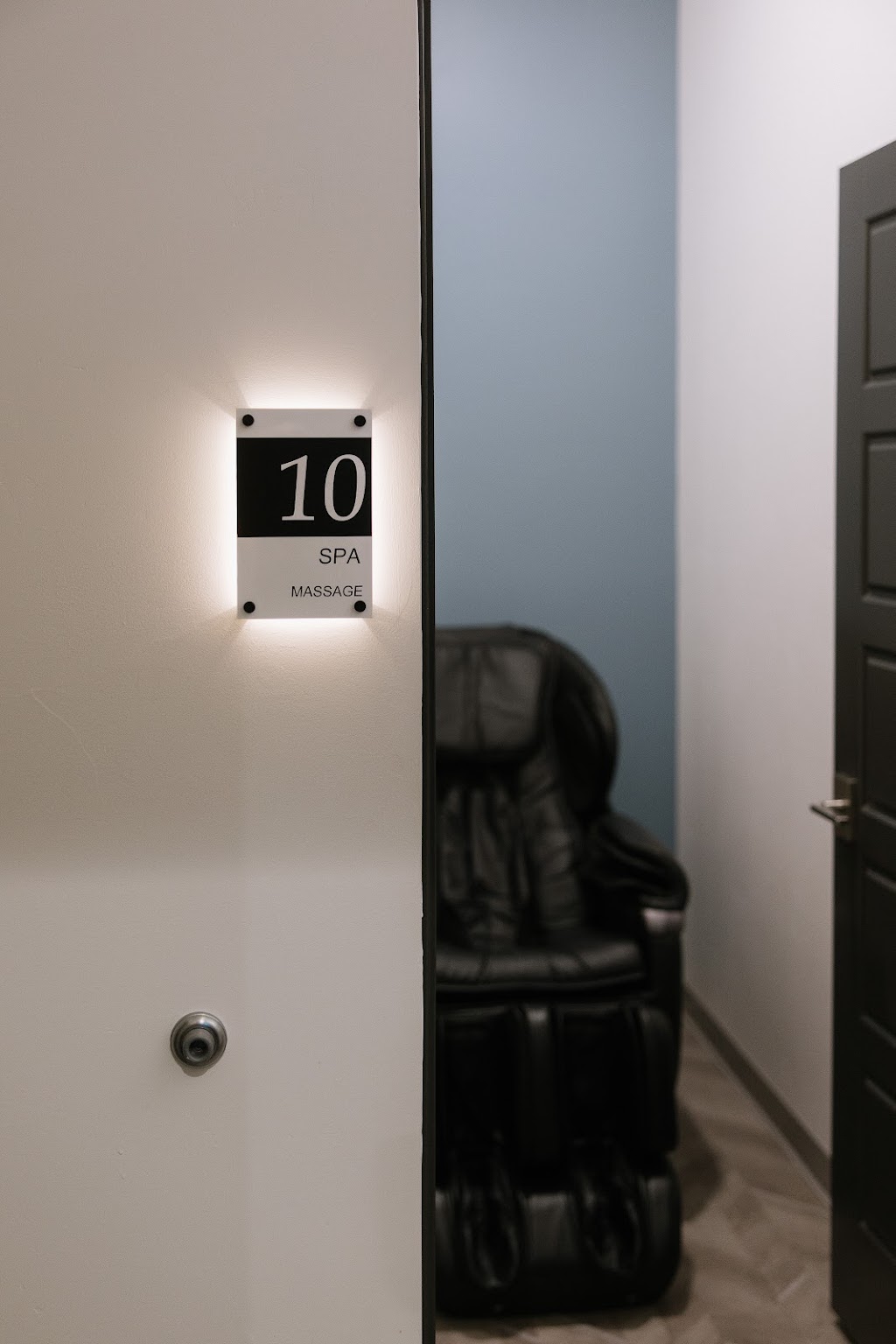 California Sun Wellness Spa | 2340 Sunrise Blvd #17, Gold River, CA 95670, USA | Phone: (916) 789-1034