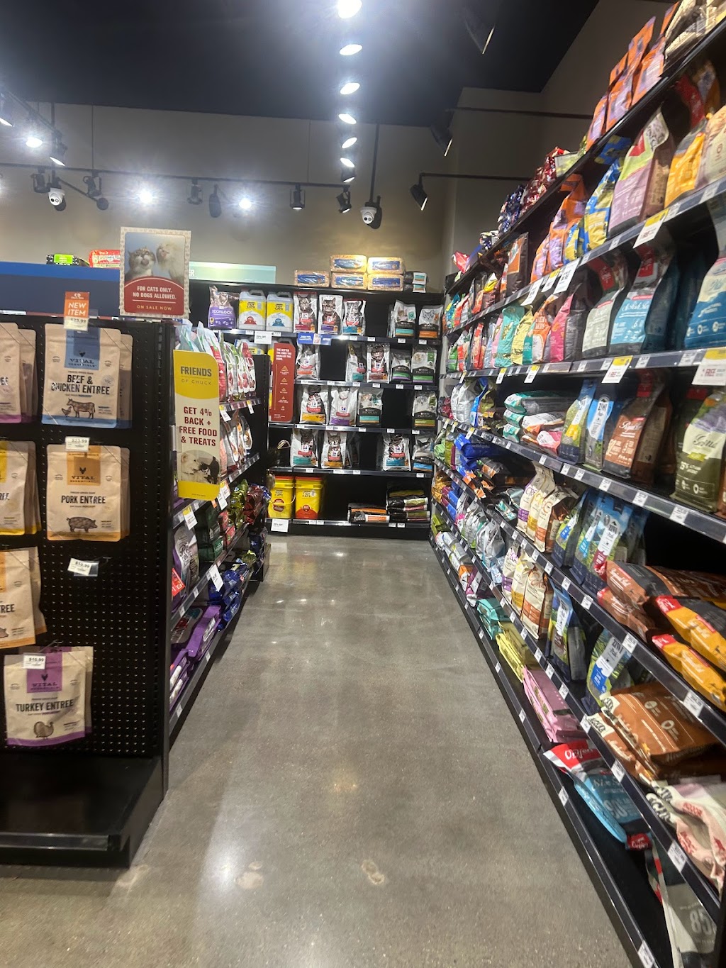 Chuck & Dons Pet Food & Supplies | 8022 Den Rd, Eden Prairie, MN 55344, USA | Phone: (612) 421-7317