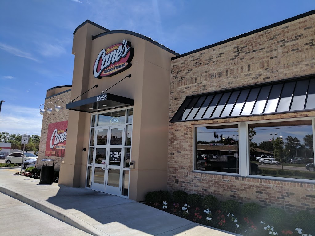 Raising Canes Chicken Fingers | 15698 Manchester Rd, Ellisville, MO 63011, USA | Phone: (636) 527-0903