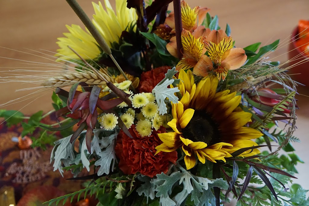 Lake Minnetonka Floral | 2131 Commerce Blvd, Mound, MN 55364 | Phone: (952) 472-9289