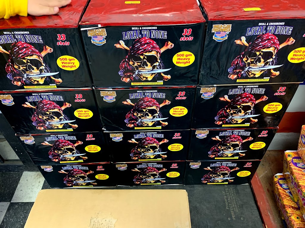 Discount Fireworks | 11255 IN-120, Middlebury, IN 46540, USA | Phone: (574) 336-6068