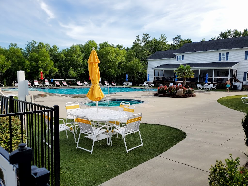 Raleigh Oaks RV Resort & Cottages | 527 US Highway 701 South, Four Oaks, NC 27524, USA | Phone: (919) 934-3181