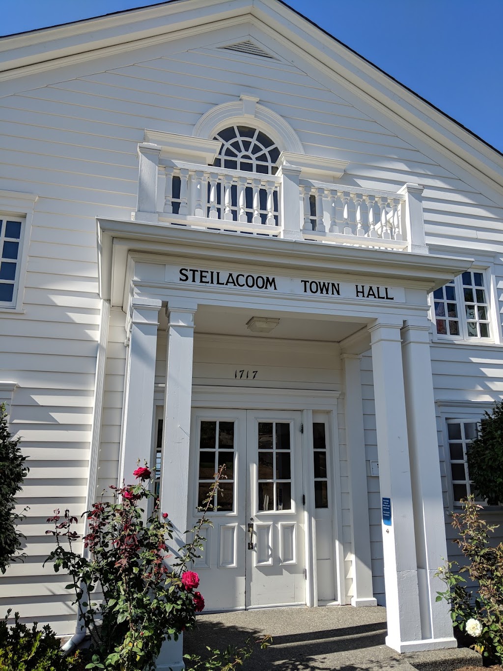Steilacoom Town Hall | 1717 Lafayette St, Steilacoom, WA 98388, USA | Phone: (253) 581-1076