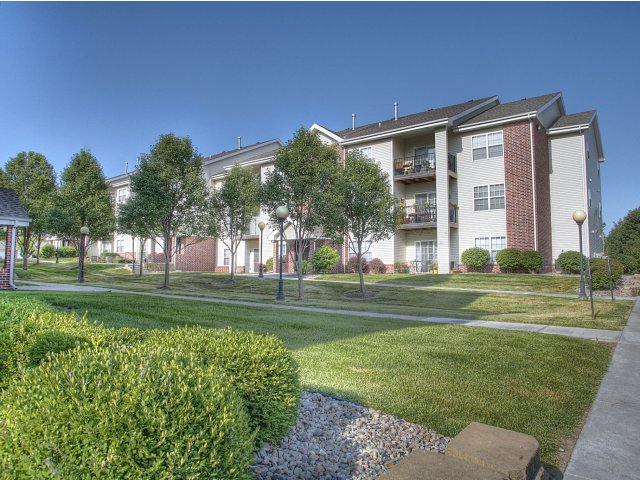 Tiburon View Apartments | 16895 Oakmont Dr, Omaha, NE 68136, USA | Phone: (402) 861-8600