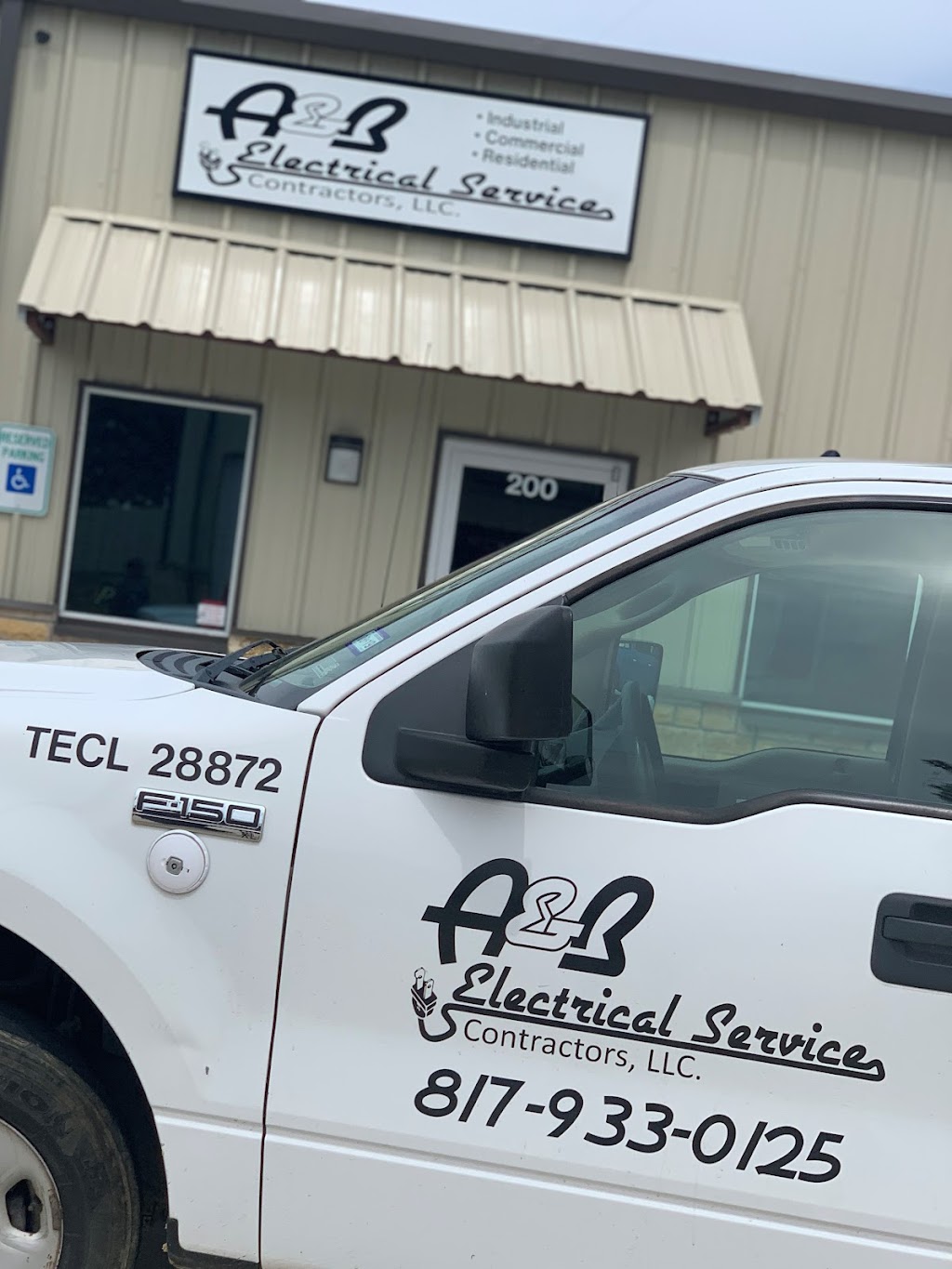 A & B Electrical Service Contractors ,LLC | 4228 US-67, Cleburne, TX 76031, USA | Phone: (817) 933-0125