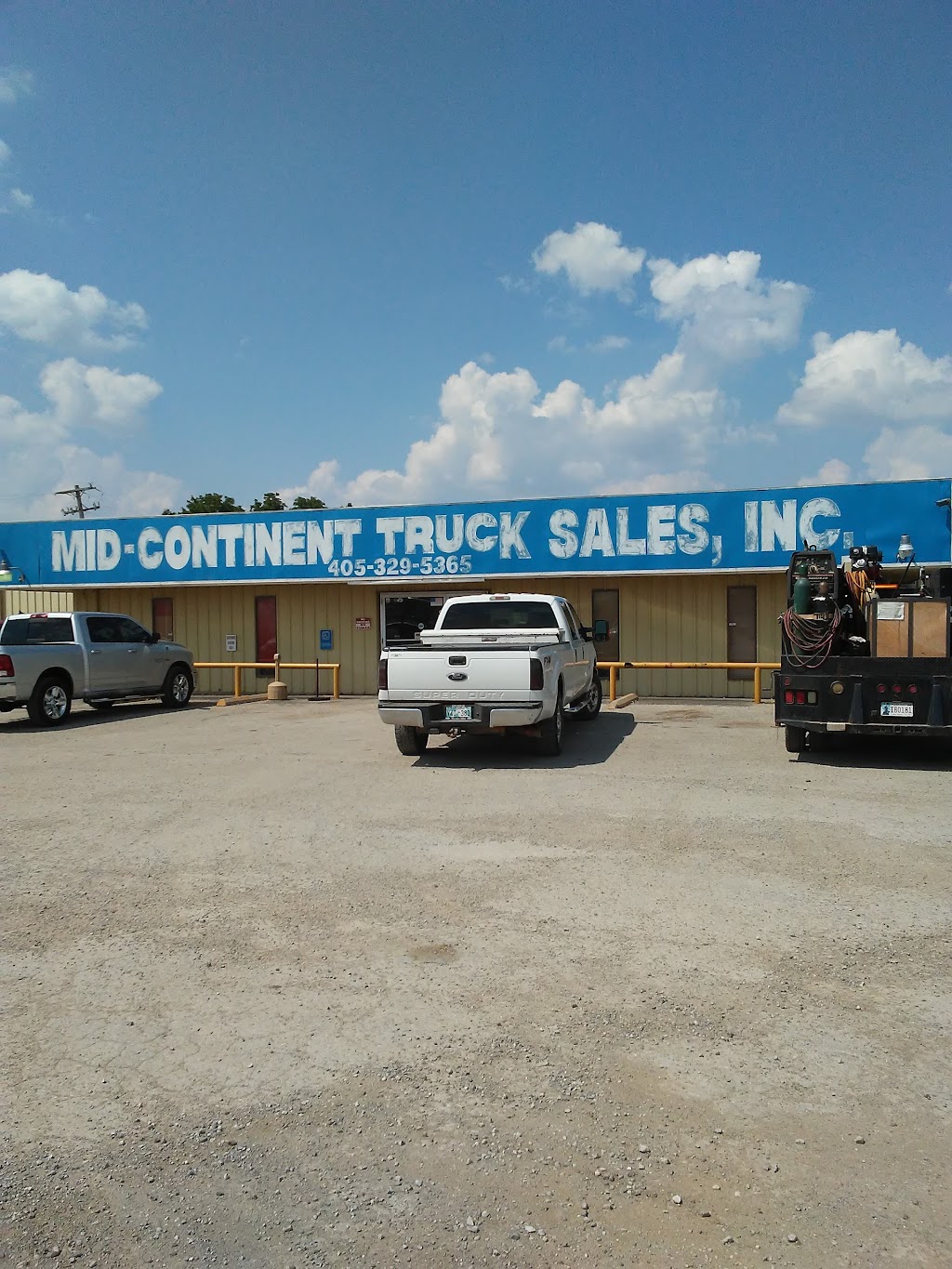 Mid Continent Truck Sales | 891 W Adkins Hill Rd, Norman, OK 73072, USA | Phone: (405) 329-5365
