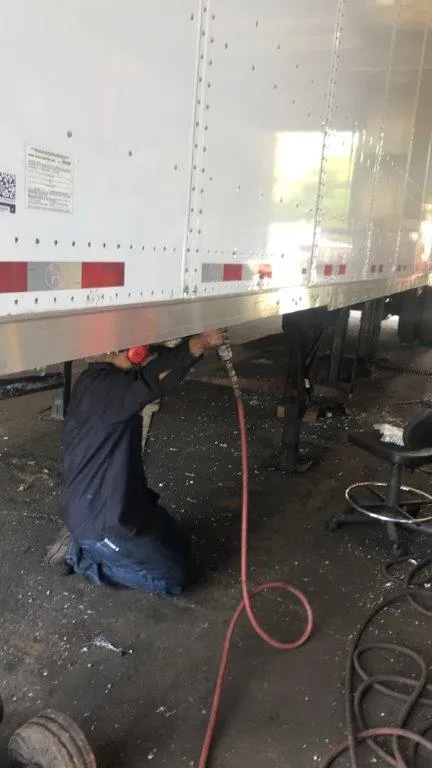 Road Ready Truck and Trailer Repair | 424 Farwell Ave, South St Paul, MN 55075, USA | Phone: (651) 646-2522