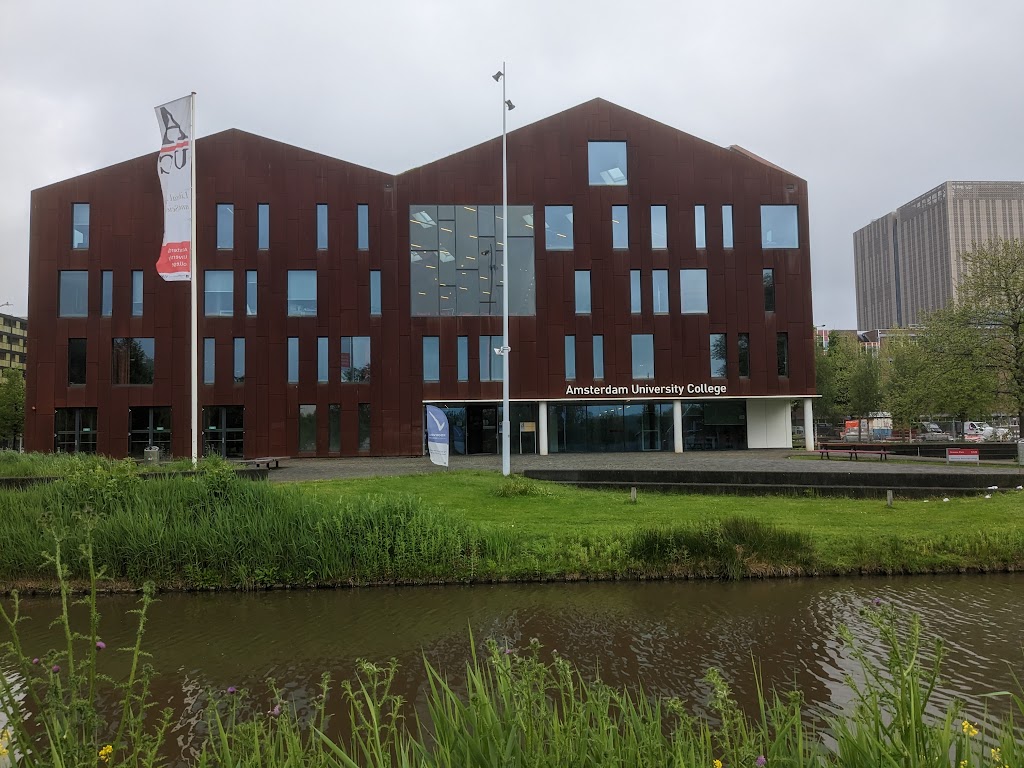 Amsterdam University College | Science Park 113, 1098 XG Amsterdam, Netherlands | Phone: 020 525 8780