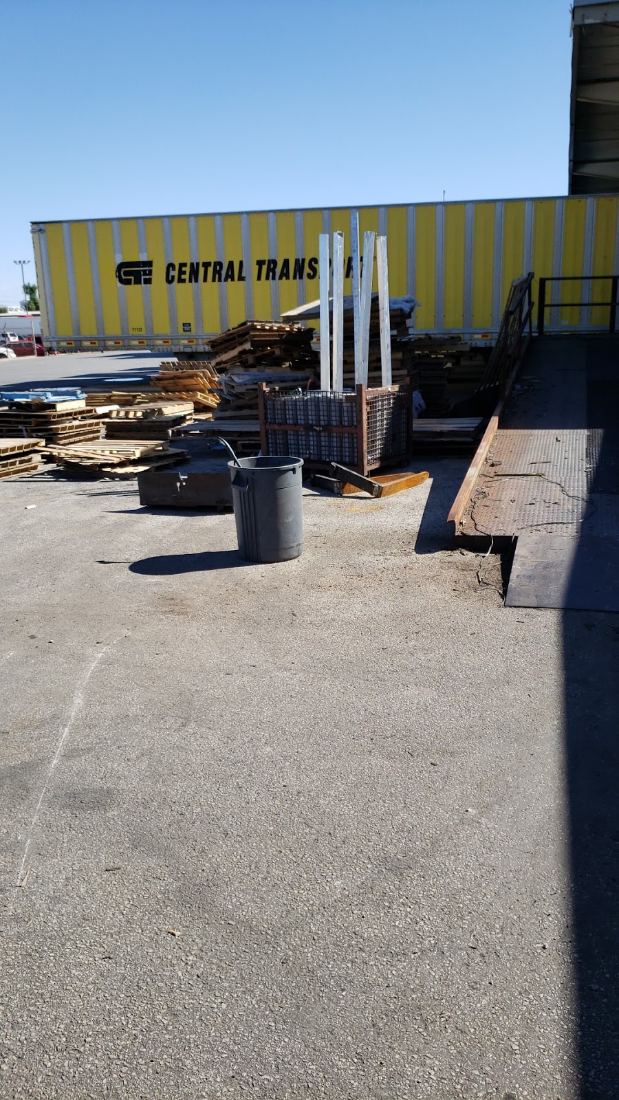 Central Transport | 615 Miami Ave, Kansas City, KS 66105, USA | Phone: (586) 467-1900