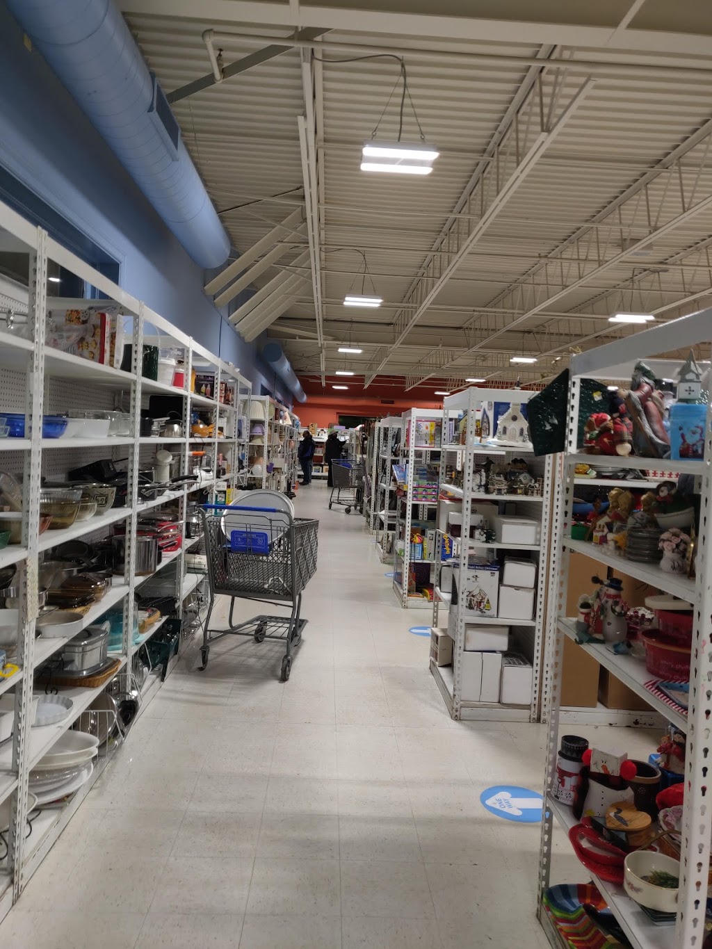 Goodwill - Minnetonka | 13820 Wayzata Blvd, Minnetonka, MN 55305, USA | Phone: (952) 544-6648