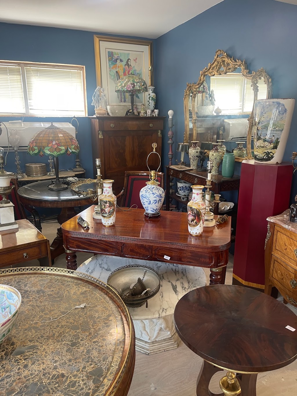 York Antiques NY | 1500 E Boston Post Rd, Mamaroneck, NY 10543, USA | Phone: (914) 481-5533