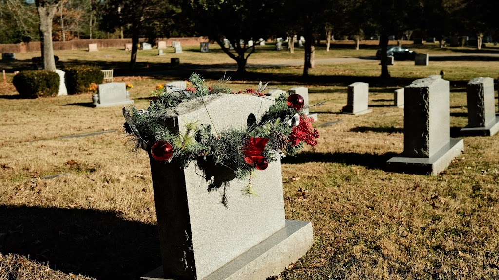 Cedar Grove Cemetery | 809 S Henry St, Williamsburg, VA 23185, USA | Phone: (757) 220-6140