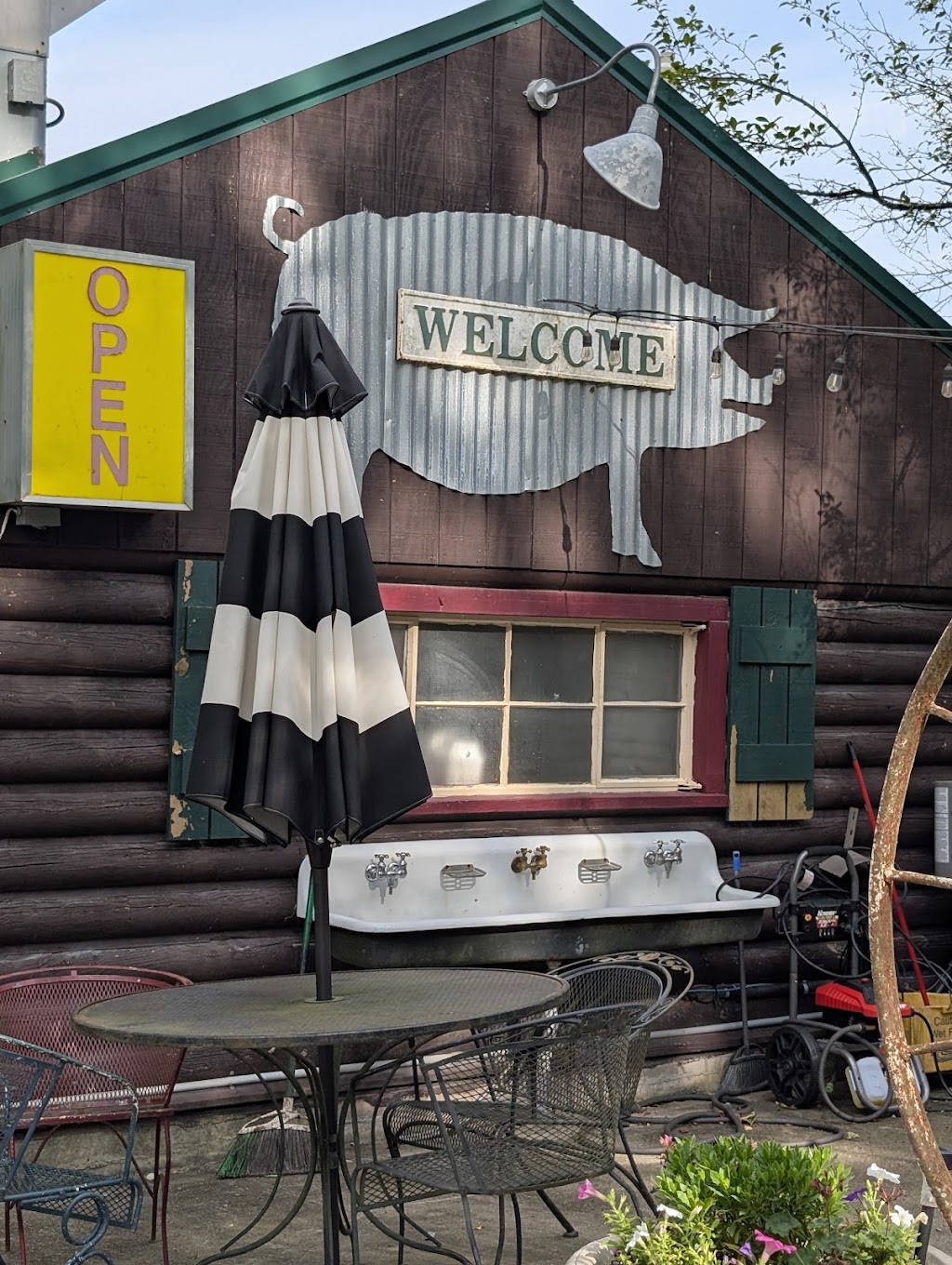 Pig Out Pizza | 8596 US-27, Butler, KY 41006, USA | Phone: (859) 472-7447