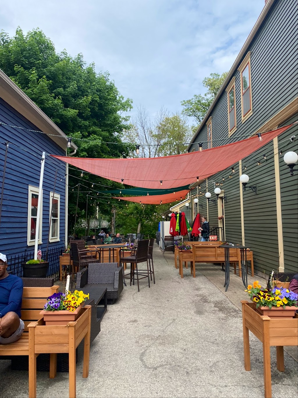 Stilt House Gastro Bar | W62N630 Washington Ave, Cedarburg, WI 53012, USA | Phone: (262) 618-4889