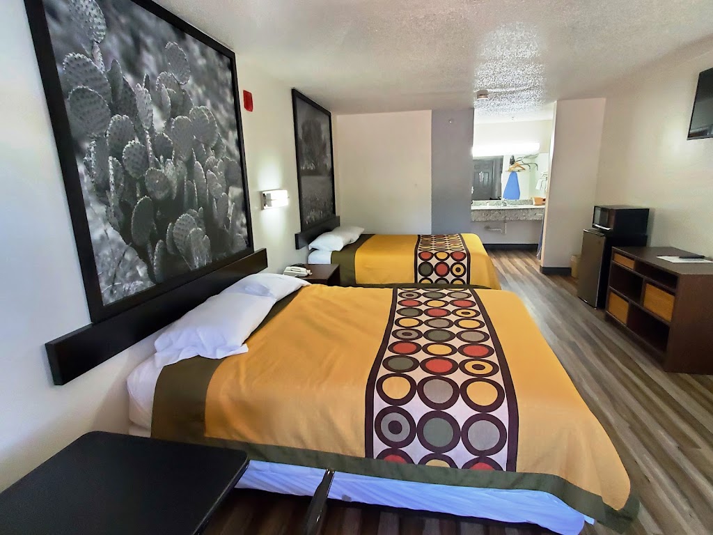 Highland Inn - Motel and Hotel of Arlington | 1905 W Pleasant Ridge Rd, Arlington, TX 76015, USA | Phone: (817) 466-3800
