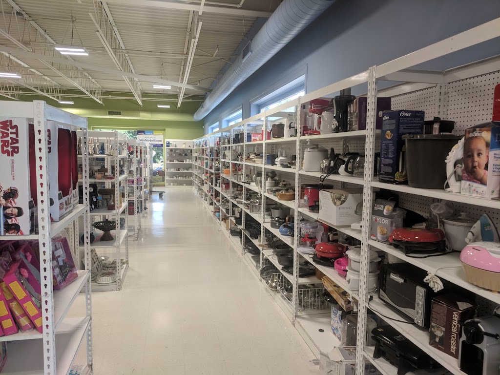 Goodwill 13820 Wayzata Blvd, MN 55305, USA