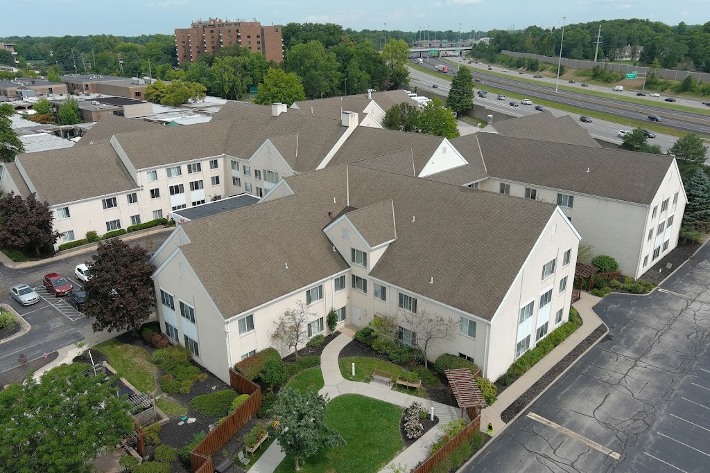 Stone Gardens Assisted Living | 27090 Cedar Rd, Beachwood, OH 44122, USA | Phone: (216) 292-0070