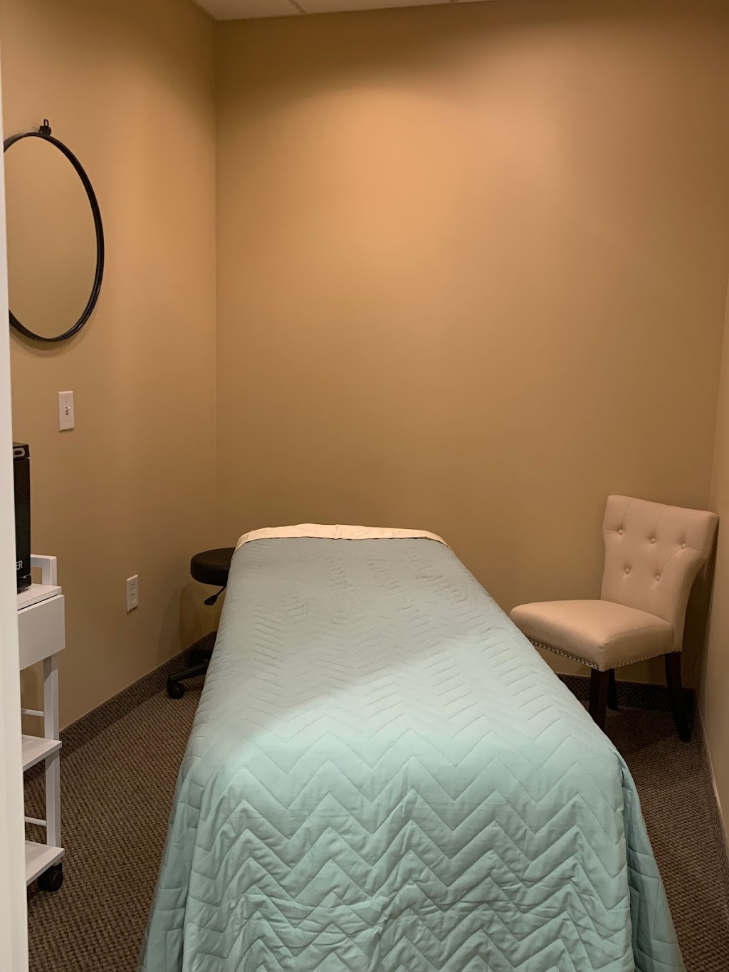 Cary Chiropractic and Massage | 930 SE Cary Pkwy STE 100, Cary, NC 27518, USA | Phone: (919) 461-8400