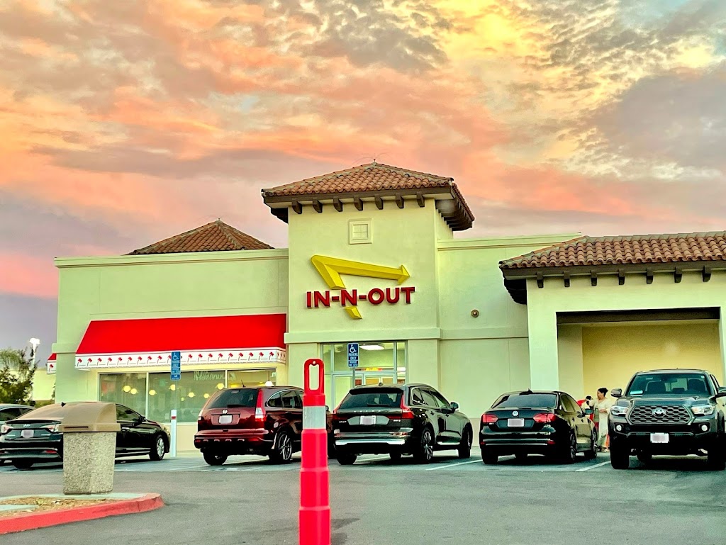 In-N-Out Burger | 1725 Eastlake Pkwy, Chula Vista, CA 91915, USA | Phone: (800) 786-1000