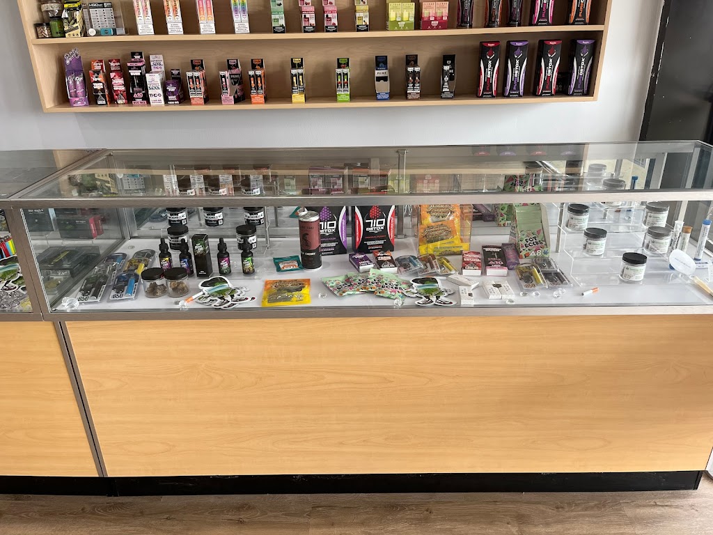 Delta8 & Vape Shop | 1640B E Algonquin Rd, Schaumburg, IL 60173, USA | Phone: (630) 674-7551