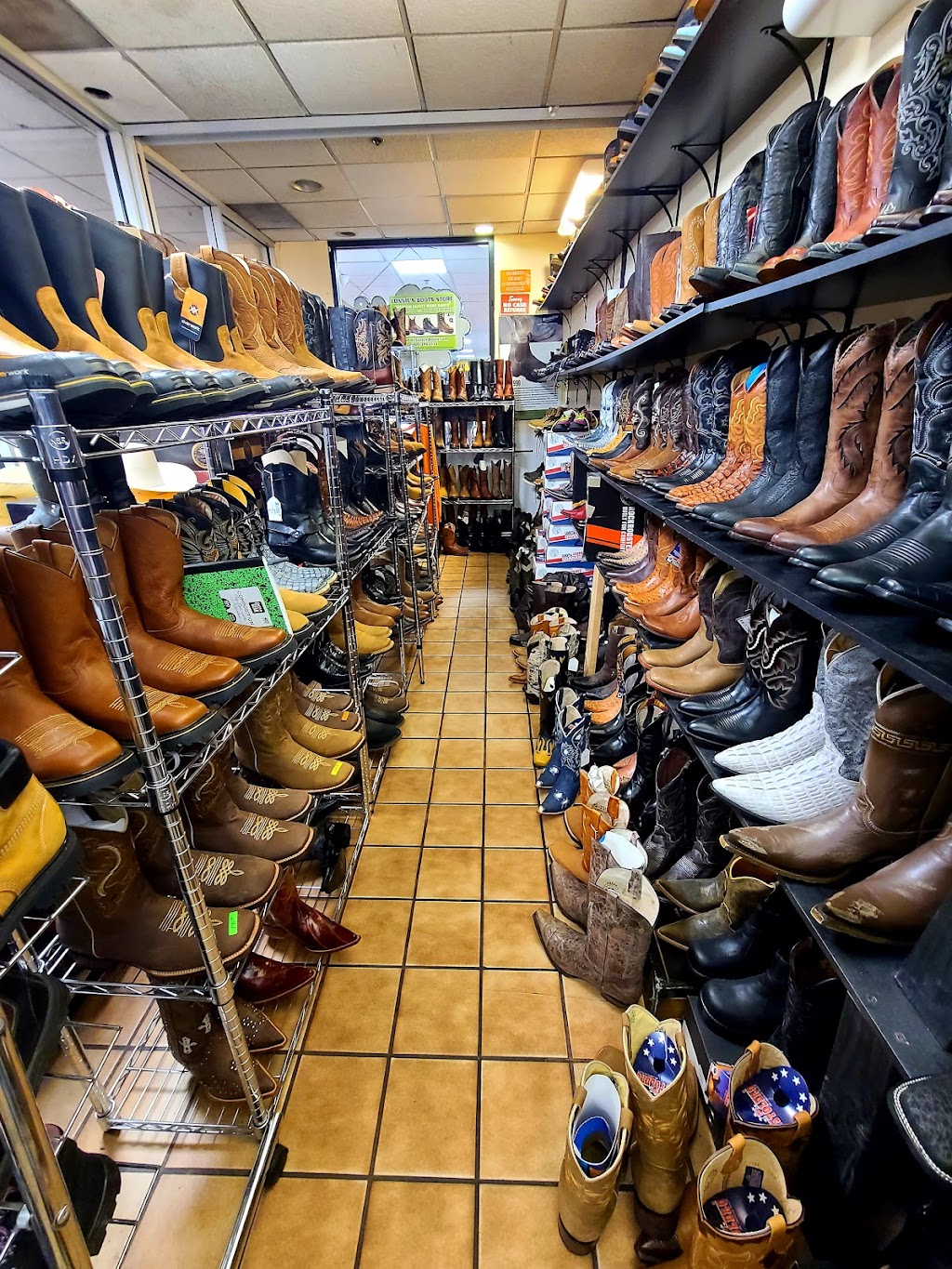 Lonnies Boot Store | 4325 E Guasti Rd, Ontario, CA 91761, USA | Phone: (562) 991-0913