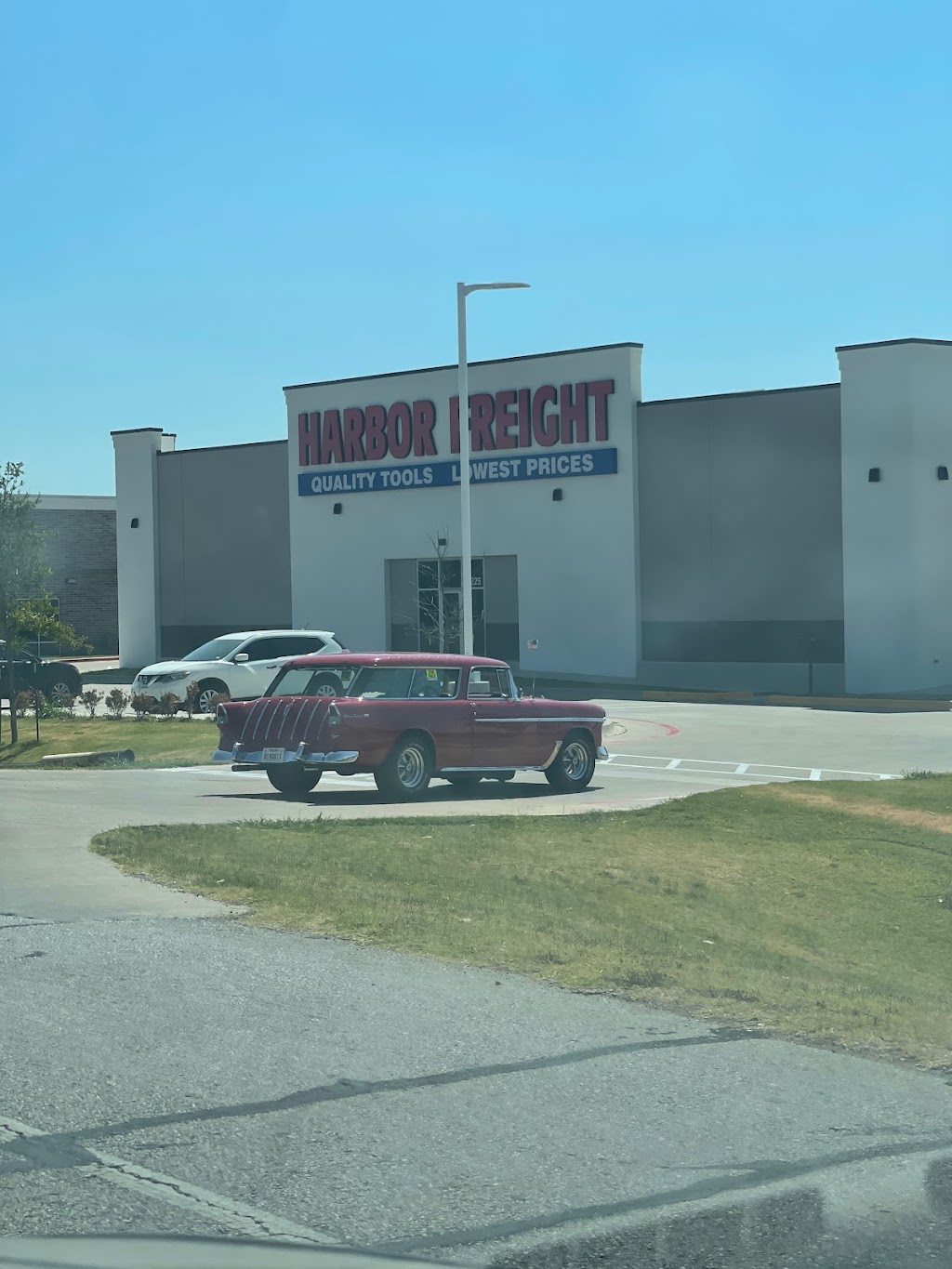 Harbor Freight Tools | 1225 SW Wilshire Blvd, Burleson, TX 76028, USA | Phone: (817) 539-6661