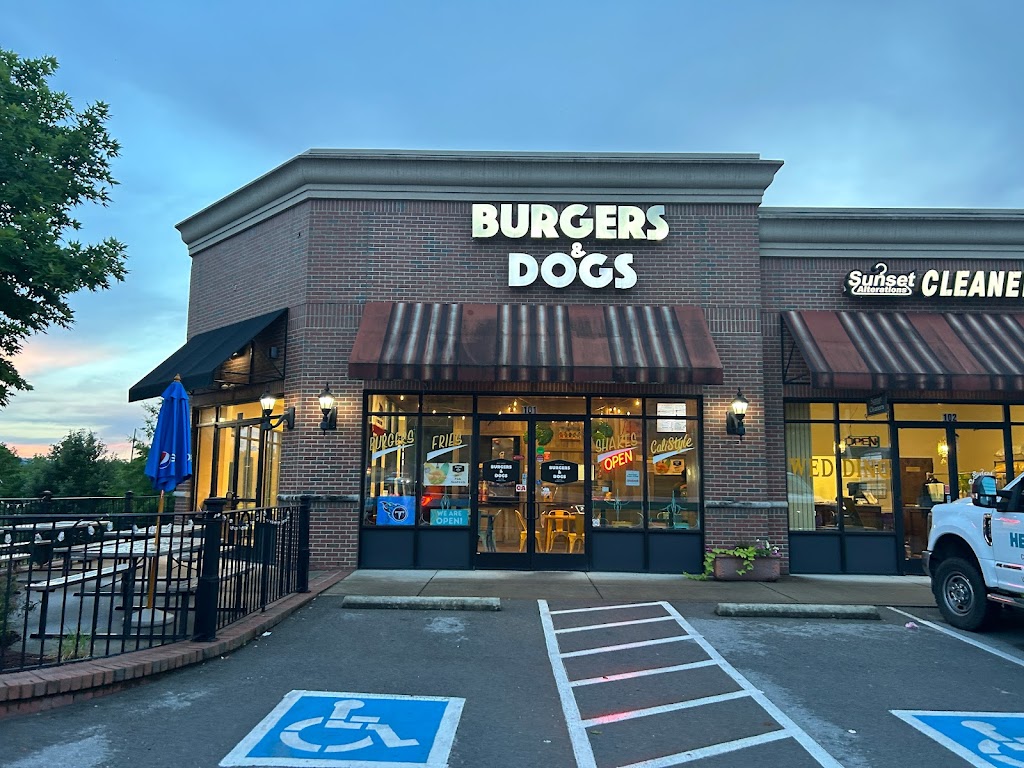 West Coast Burgers & Dogs | 7175 Nolensville Rd, Nolensville, TN 37135, USA | Phone: (615) 776-4644