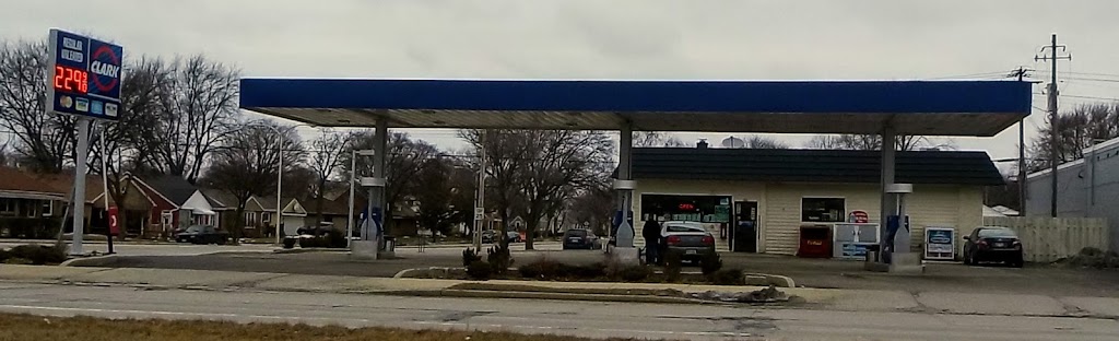 Clark Gas Station & Convenient Store | 5030 W Howard Ave, Milwaukee, WI 53220, USA | Phone: (414) 616-1804