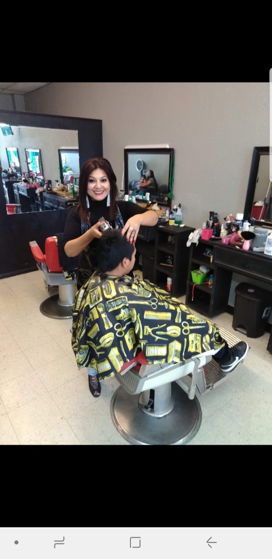 Iracema beauty salon | 2817 Collingsworth St, Houston, TX 77026, USA | Phone: (713) 289-0012