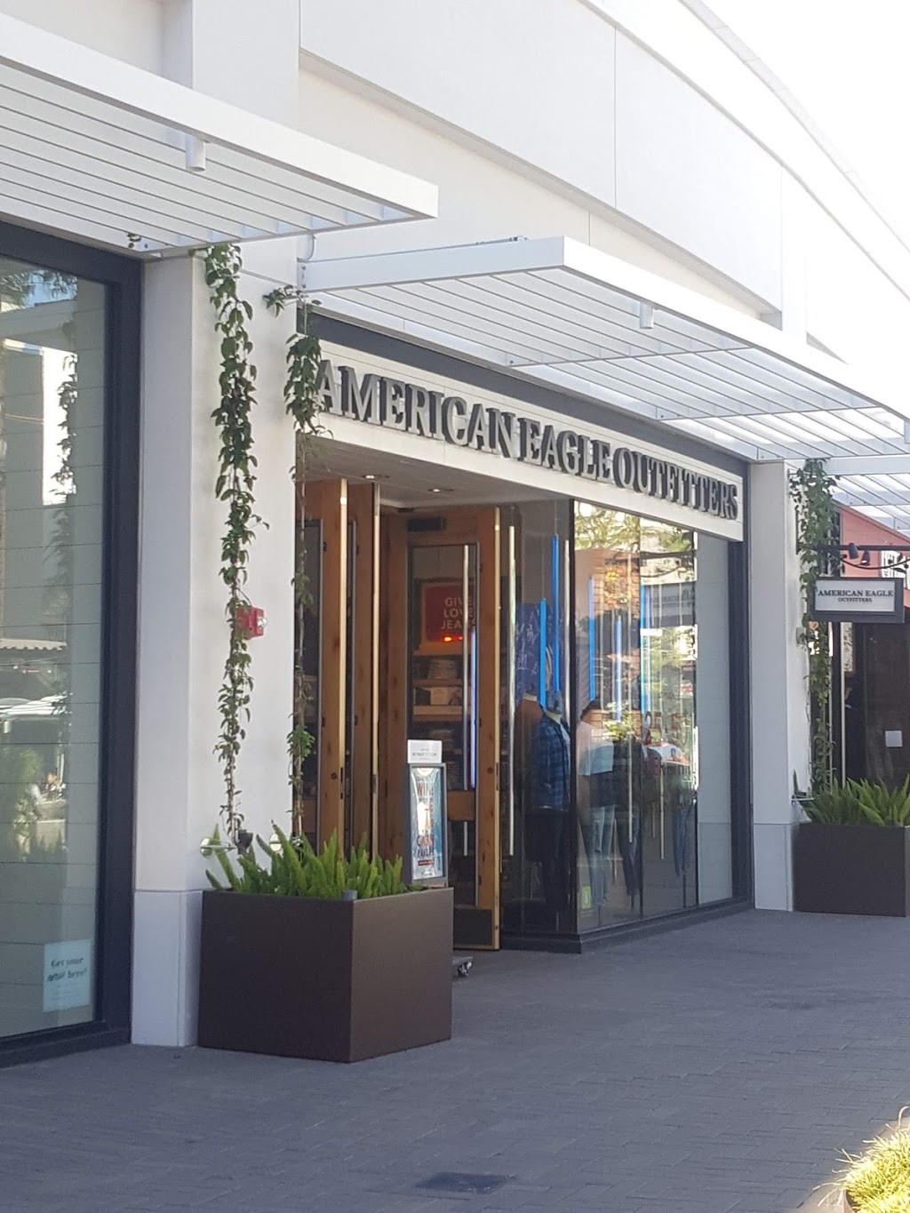 American Eagle Store | 4311 La Jolla Village Dr Space 2255, San Diego, CA 92122, USA | Phone: (858) 552-8006