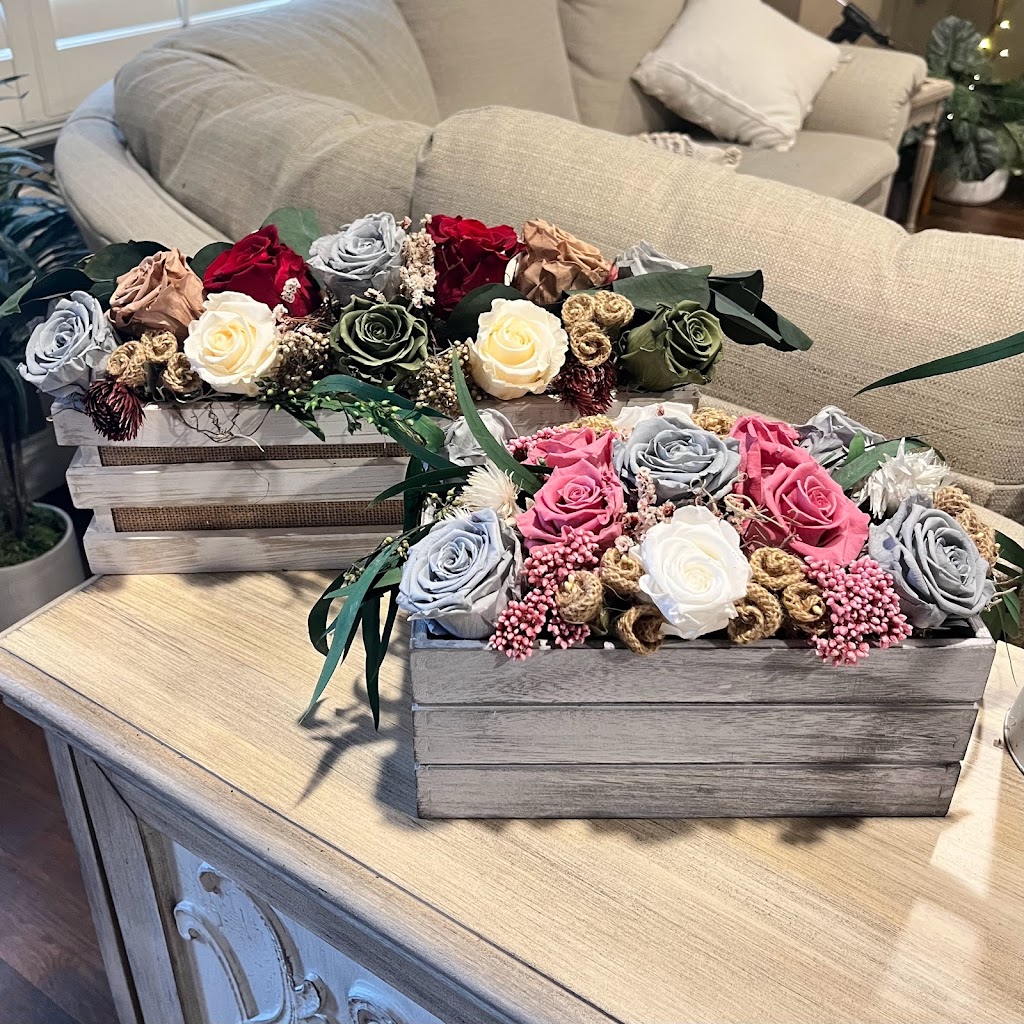 Always and Forever Rose Floral Arrangements | 1487 Blue Spruce Ln, Wantagh, NY 11793, USA | Phone: (516) 856-1711