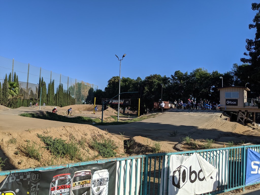 Hollywood Sports | 9030 Somerset Blvd, Bellflower, CA 90706, USA | Phone: (562) 867-9600