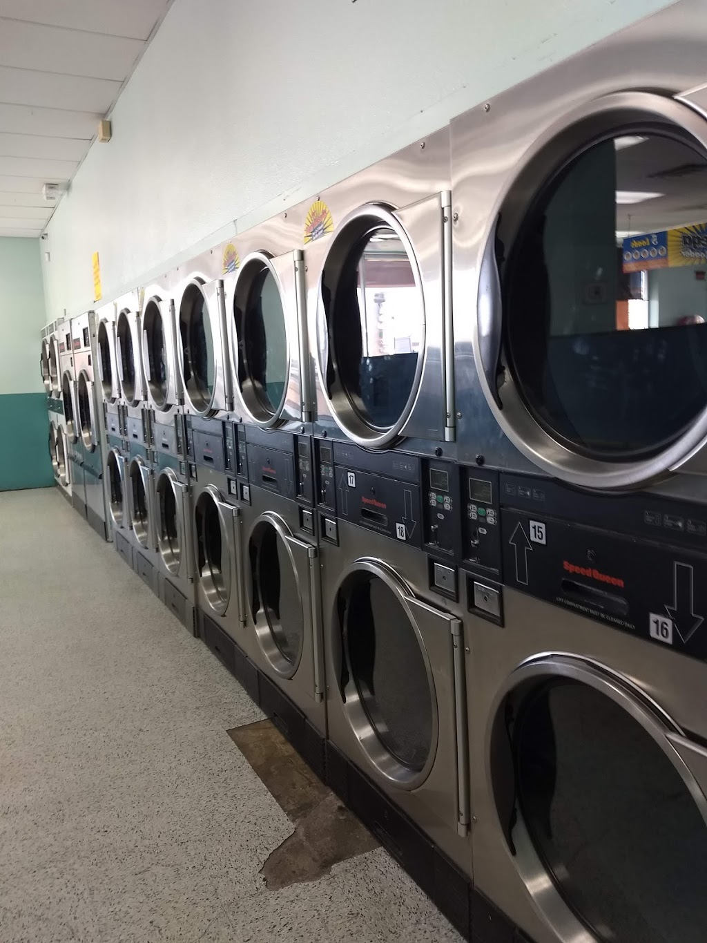 Kats Village Coin Laundry | 1153 E Main St, Mesa, AZ 85203, USA | Phone: (480) 834-4739