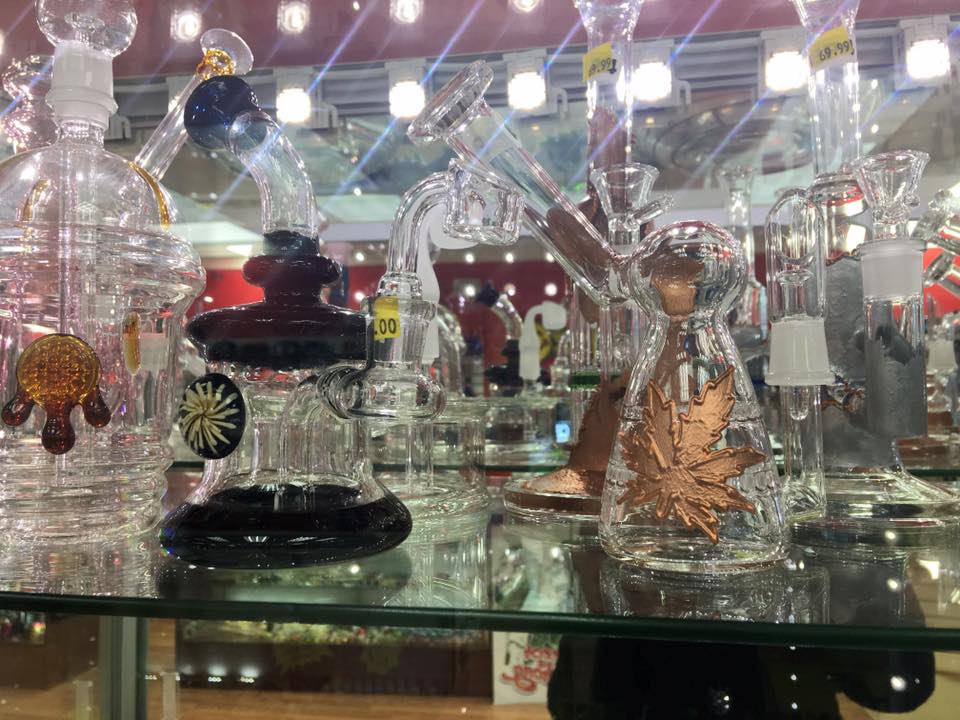 Happy Daze Glass | 7655 W Saint Francis Rd, Frankfort, IL 60423, USA | Phone: (708) 629-8639