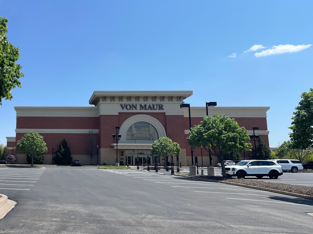 Von Maur | 2 Fountain Grass Dr, Lake St Louis, MO 63367, USA | Phone: (636) 561-7040