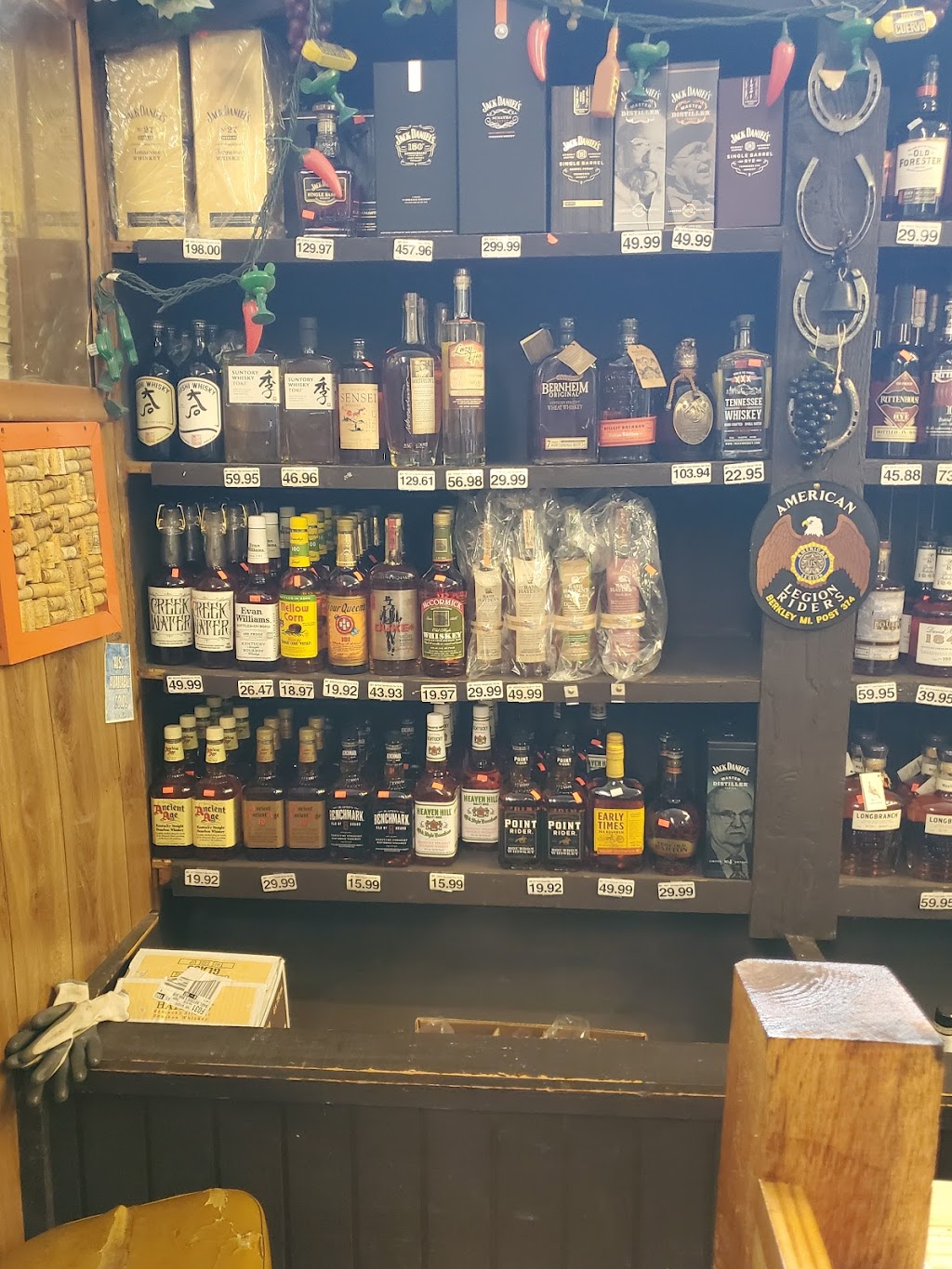 Franks Liquor City | 13827 Pennsylvania Rd, Riverview, MI 48193, USA | Phone: (734) 785-8673