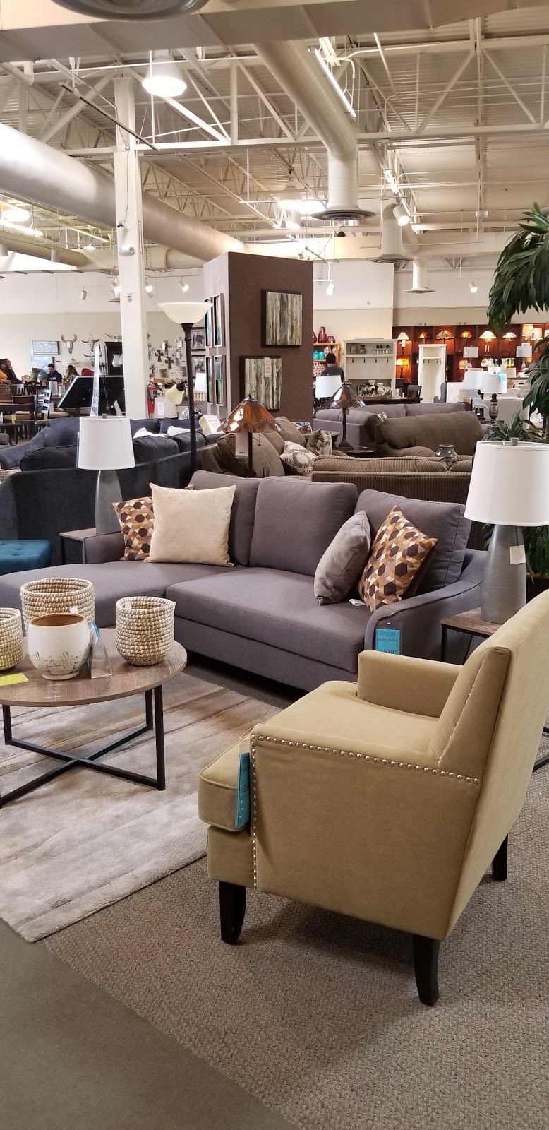 American Furniture Outlet and Clearance Center | 801 Comanche Rd NE, Albuquerque, NM 87107, USA | Phone: (505) 761-3200