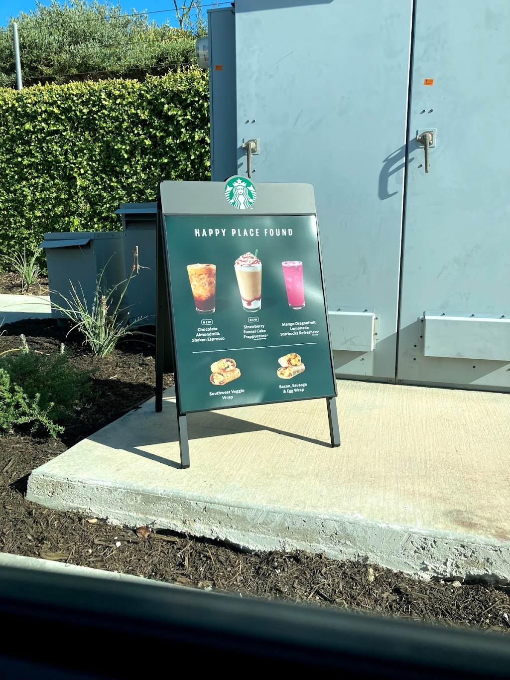 Starbucks | 19045 Golden Valley Rd, Santa Clarita, CA 91387, USA | Phone: (661) 554-0003