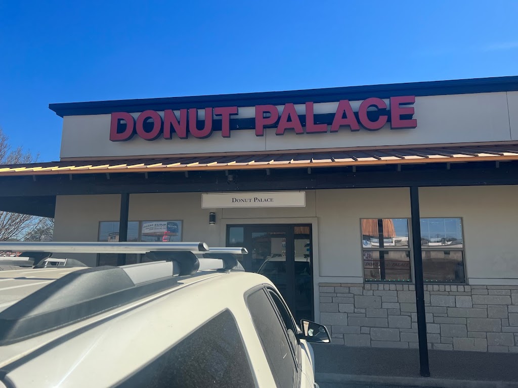 Donut Palace | 12701 TX-29, Liberty Hill, TX 78642, USA | Phone: (512) 778-6790