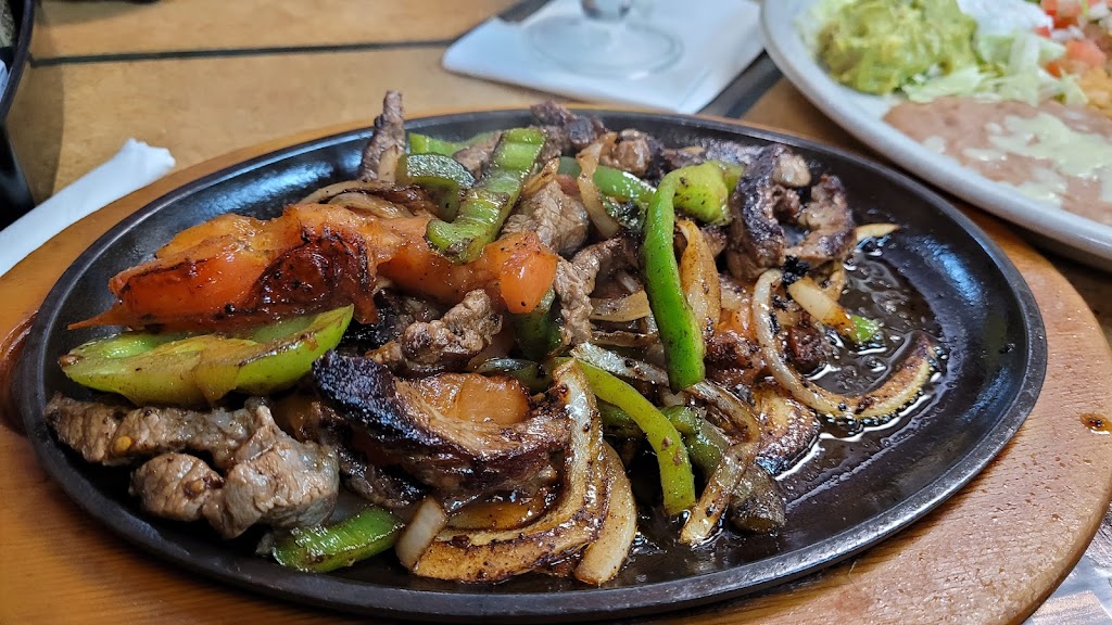 La Fiesta Méxican Restaurant | 220 W Almar Dr, Chickasha, OK 73018, USA | Phone: (405) 222-3355