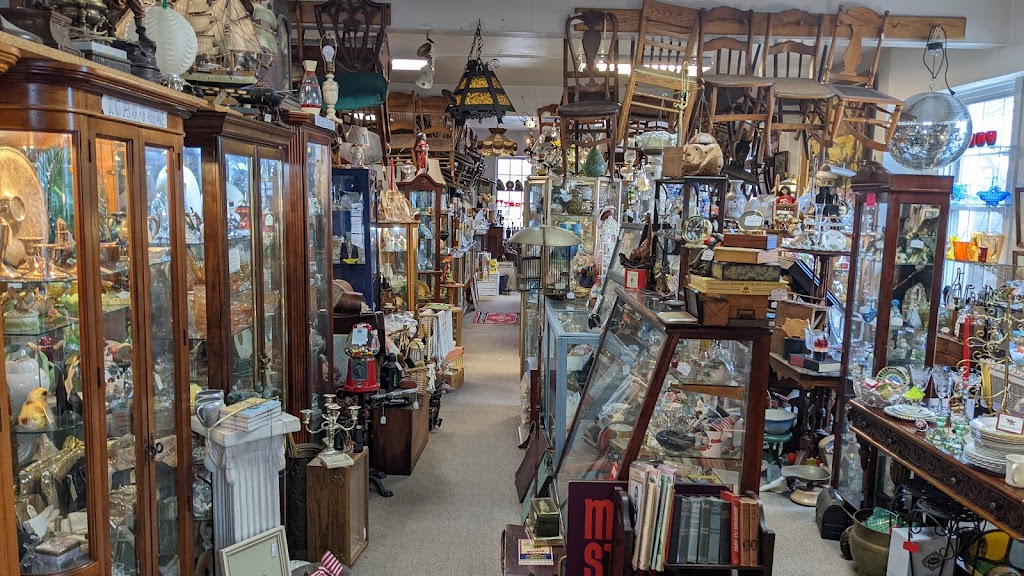 Heidelberg Antique Mall | 1550 Collier Ave, Heidelberg, PA 15106 | Phone: (412) 429-9222