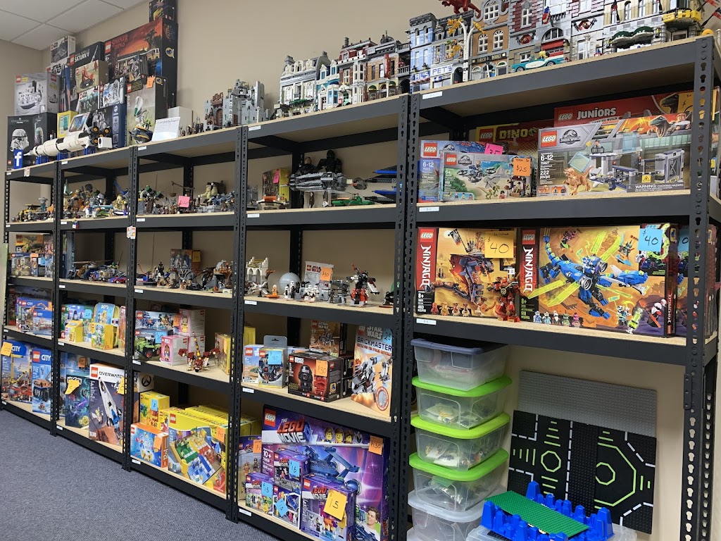 The Missing Piece, A LEGO Resell Store | Photo 6 of 10 | Address: W67N222 Evergreen Blvd # 105, Cedarburg, WI 53012, USA | Phone: (262) 618-3026