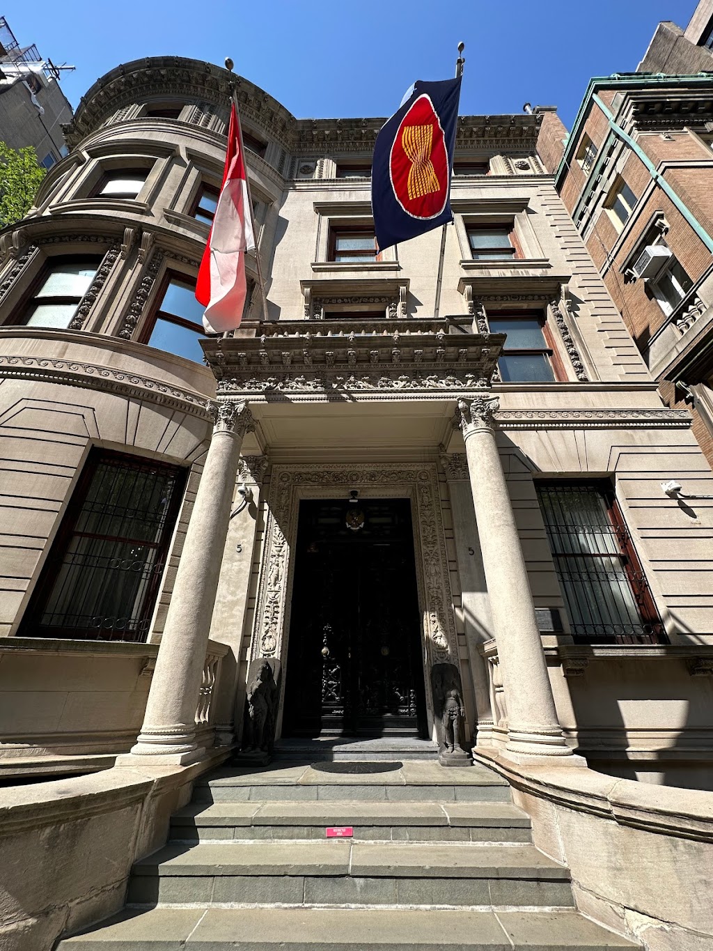 Consulate General of the Republic of Indonesia | 5 E 68th St, New York, NY 10065, USA | Phone: (212) 879-0600