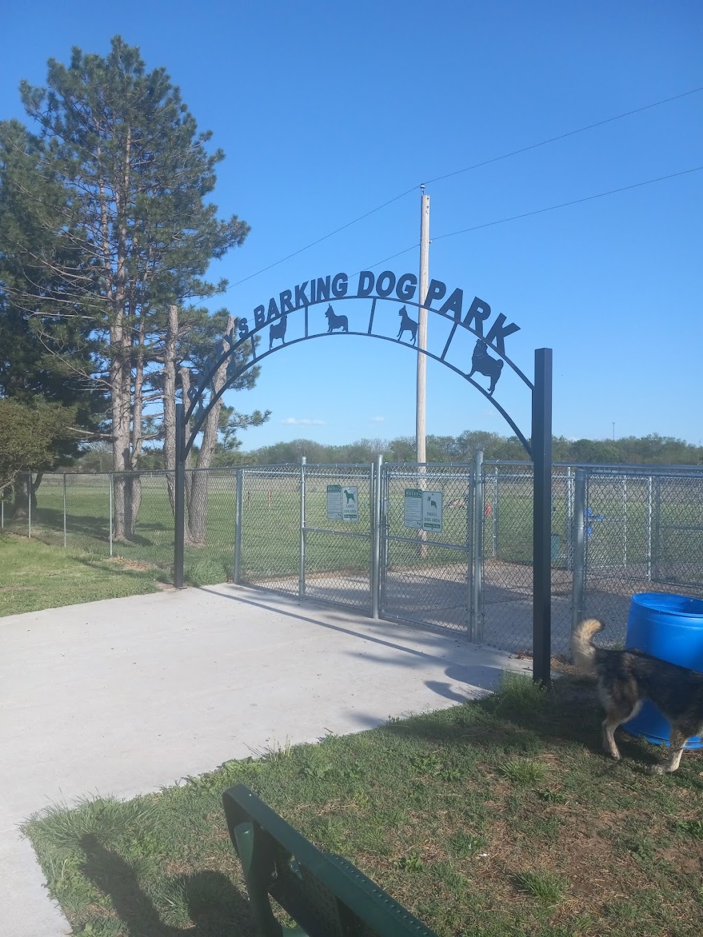 Baileys Barking Dog Park | 1913 E 20th Ave, Winfield, KS 67156, USA | Phone: (620) 221-5600