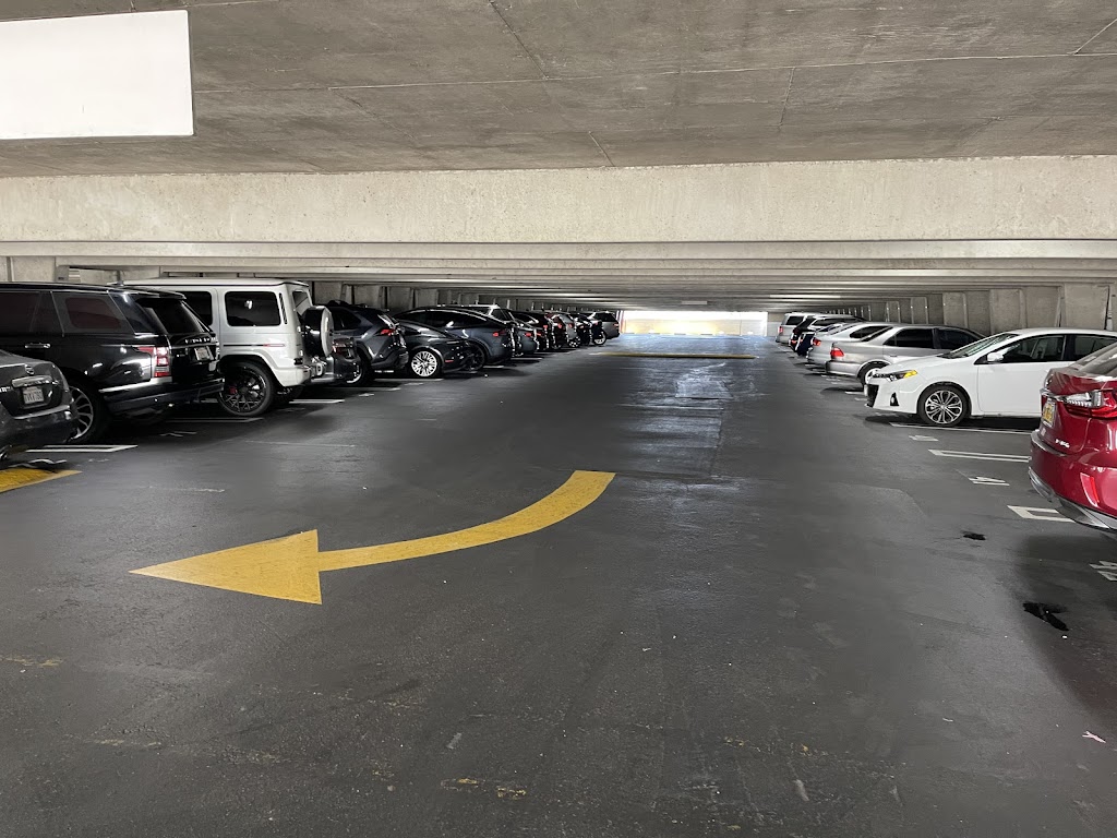 Lax Parking Curb Express | 8923 S Sepulveda Blvd, Los Angeles, CA 90045, USA | Phone: (310) 410-9906