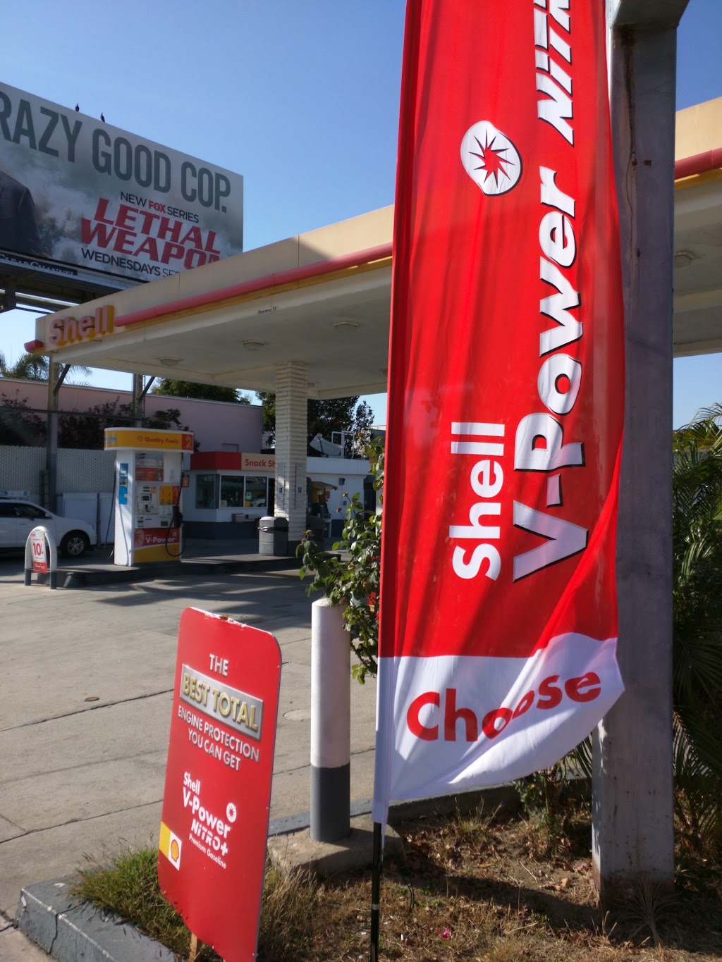 Shell | 6101 W Olympic Blvd, Los Angeles, CA 90048, USA | Phone: (323) 938-0289