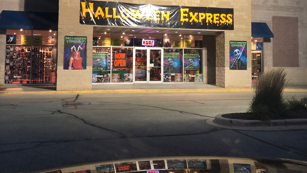 Halloween Express Menomonee Falls Wi | N96W18768 County Line Rd, Germantown, WI 53022, USA | Phone: (414) 803-4170