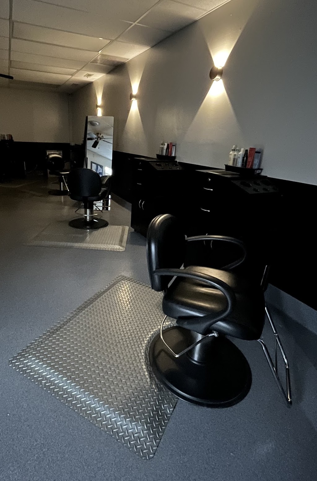 The Hair Lounge | 7555 S 15th St, Lincoln, NE 68512, USA | Phone: (402) 975-2021